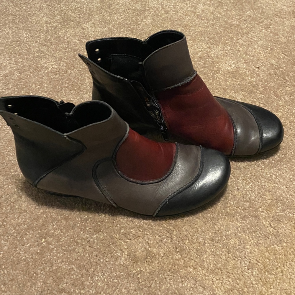 Remonte Black and Red Ankle Boots